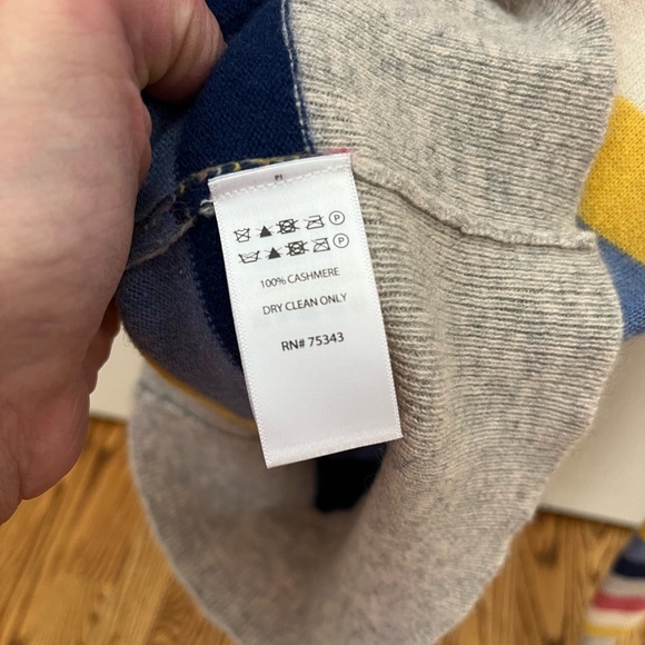 C&C California 100% 2-Ply Cashmere Multi-Color Fitted Sweater - Picture 4 of 4